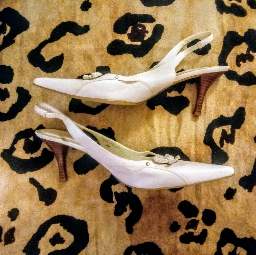 Enzo Angeolini classic sling backs